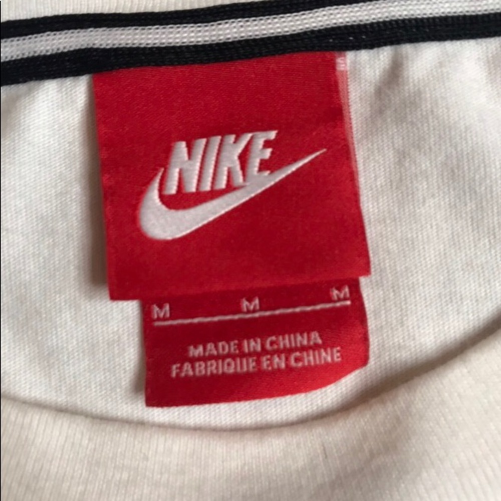 Nike T-shirt - Picture 3 of 4